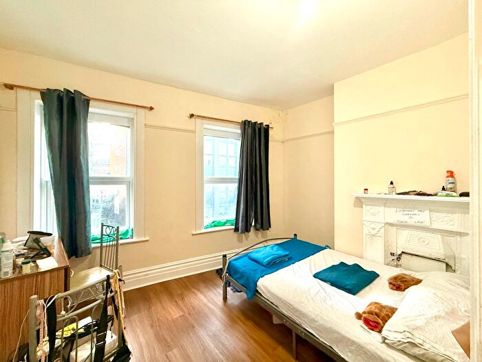 2 Bedroom Flat To Rent In Station Road, New Barnet, Barnet, EN5