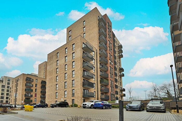 2 Bedroom Flat For Sale In Sydney Road, Watford, WD18