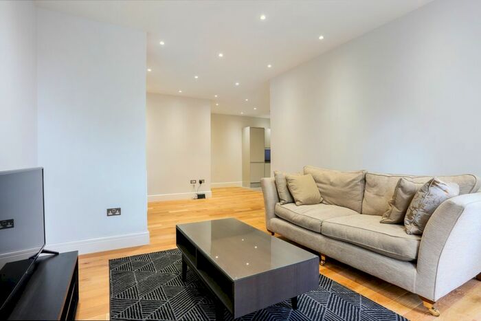 1 Bedroom Flat To Rent In Clewer Hill Road, Windsor SL4