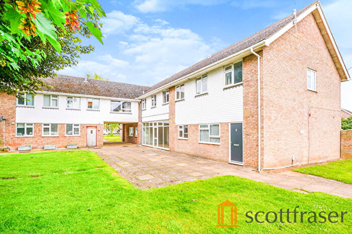 2 Bedroom Maisonette To Rent In Queen Eleanor's Court, Long Hanborough, OX29