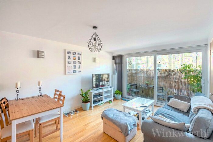 2 Bedroom Flat To Rent In Hatcham Park Mews, London, SE14