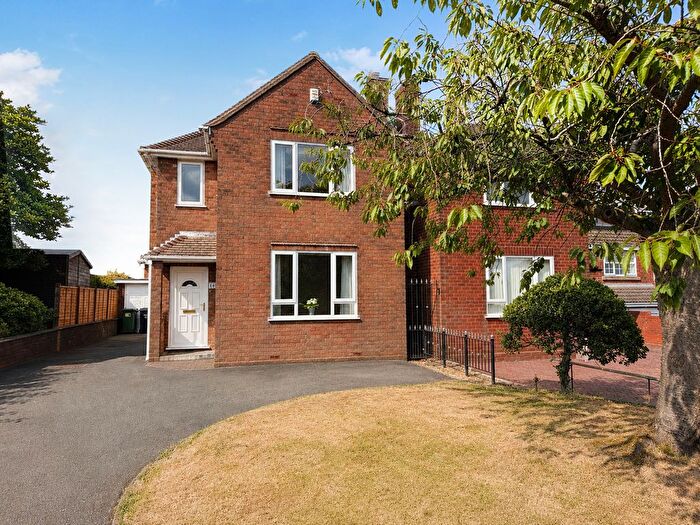 3 Bedroom Detached House For Sale In Tipton Road, Woodsetton, Dudley, West Midlands, DY3