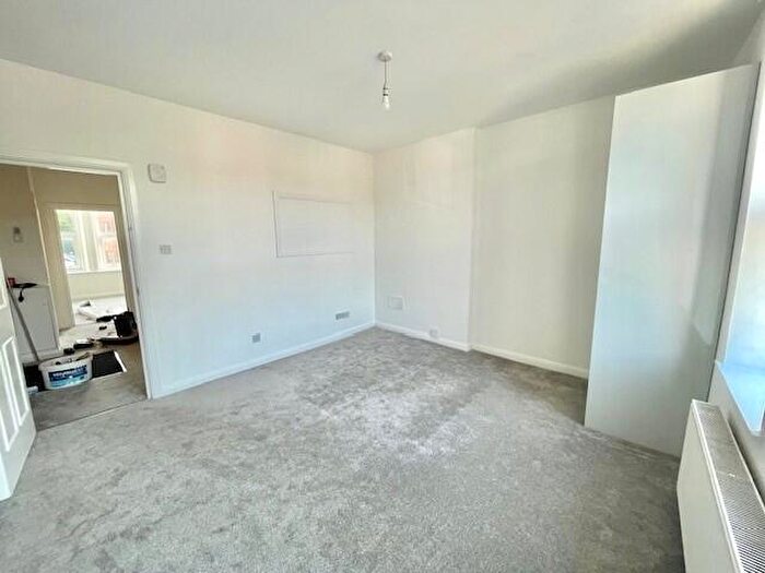 2 Bedroom Flat To Rent In Old Christchurch Road, Bournemouth, BH1