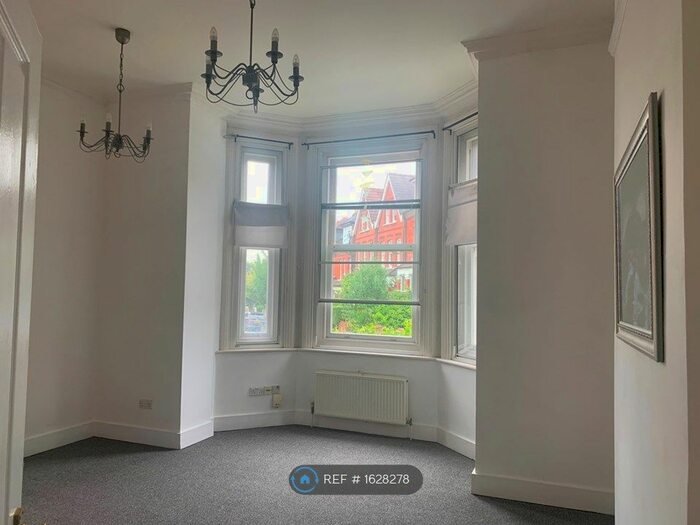 1 Bedroom Flat To Rent In Hillfield Avenue, London, N8