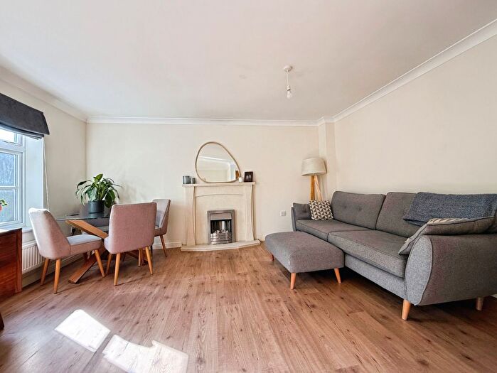 3 Bedroom Semi Detached House For Sale In Marlborough Road, Hadley, Telford, TF1