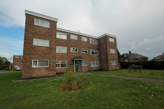 2 Bedroom Flat To Rent In Curlew Close, Rhiwbina, Cardiff, CF14