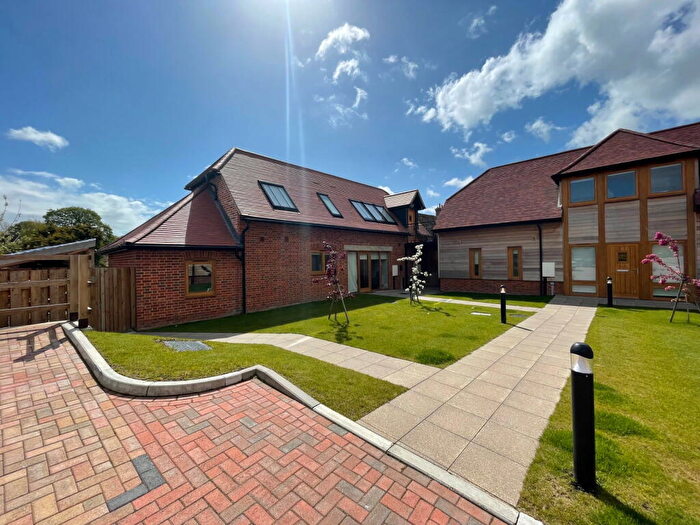 2 Bedroom Apartment To Rent In East Ilsley, Berkshire, RG20