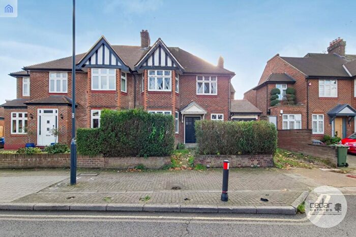 5 Bedroom Semi-Detached House To Rent In Anson Road, Willesden Green, NW2