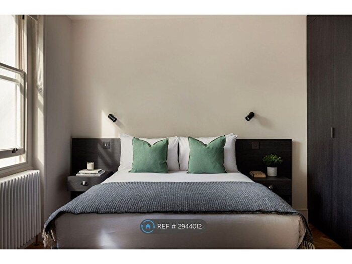 Studio To Rent In Princes Square, London, W2