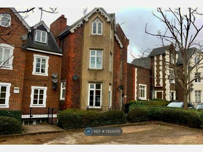 Studio To Rent In Upton Park, Slough, SL1