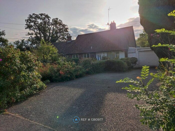 3 Bedroom Bungalow To Rent In College Lane, Hatfield, AL10