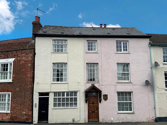 2 Bedroom Flat To Rent In Wallingford Street, Wantage, OX12