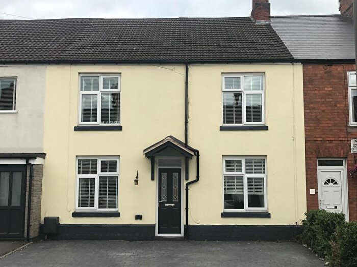 3 Bedroom Terraced House To Rent In Derby Road, Hinckley, LE10