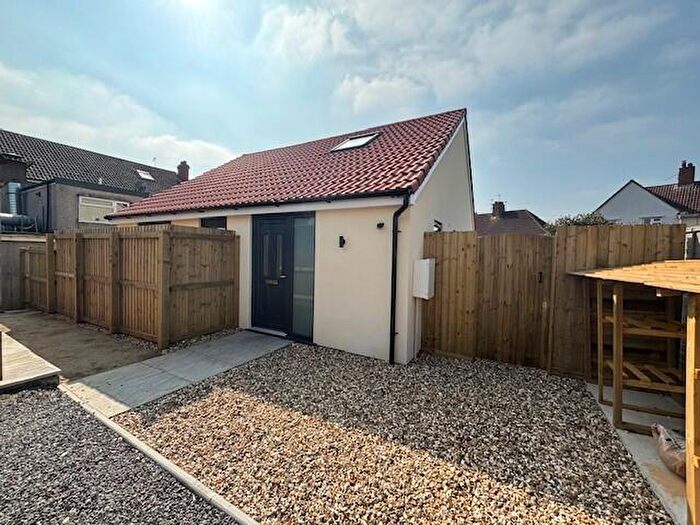 3 Bedroom House To Rent In Gillard Road, Kingswood, Bristol, BS15