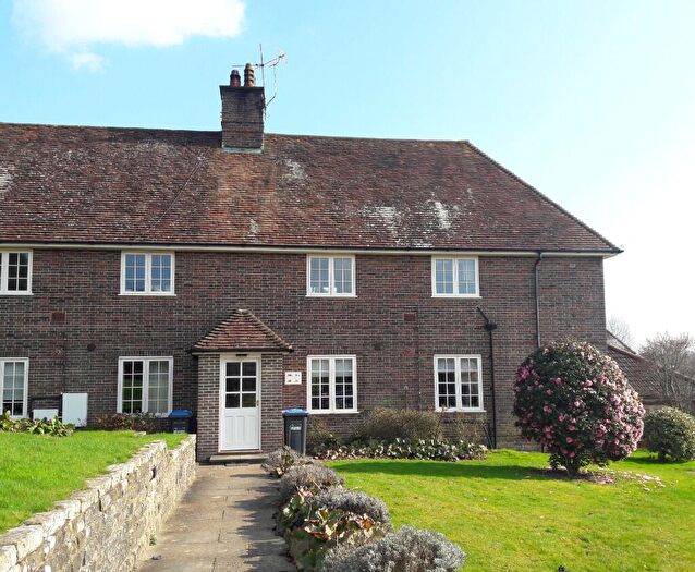 1 Bedroom Flat To Rent In Mill Hill Close, Haywards Heath, West Sussex, RH16