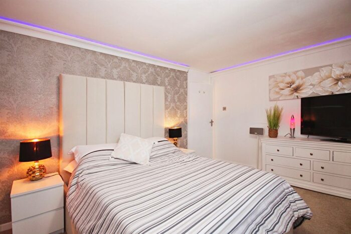 4 Bedroom Detached House For Sale In Upper Eastern Green Lane, Coventry, CV5