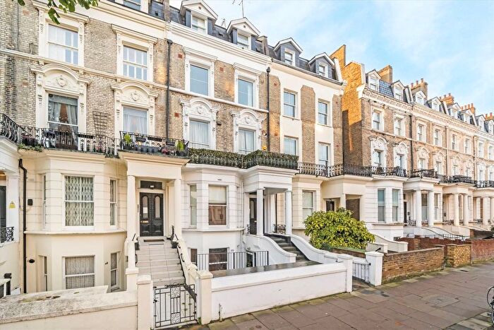 2 Bedroom Flat For Sale In Sutherland Avenue, Maida Vale, W9