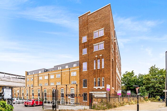 1 Bedroom Flat To Rent In Windmill Lane, Hanwell, UB2