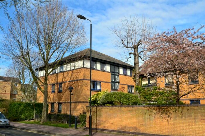 2 Bedroom Apartment To Rent In Taeping Street, London, E14