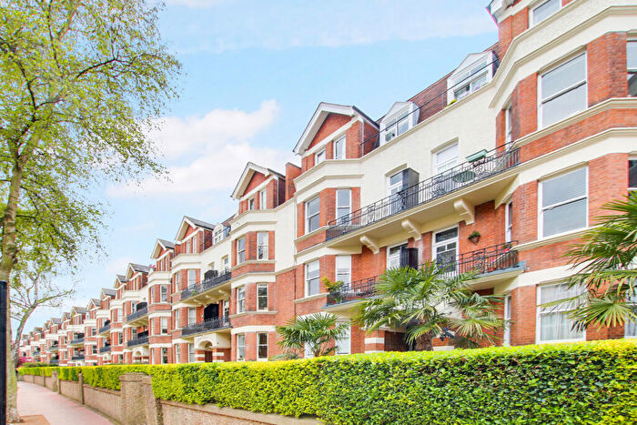 3 Bedroom Flat To Rent In Harvard Court (), West Hampstead, NW6