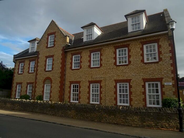 2 Bedroom Apartment To Rent In Harrold Place, Harrold, MK43