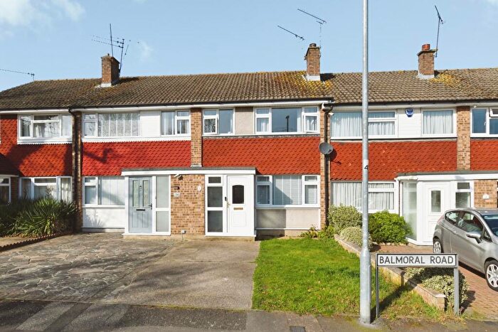 3 Bedroom Terraced House For Sale In Balmoral Road, Brentwood, Essex, CM15