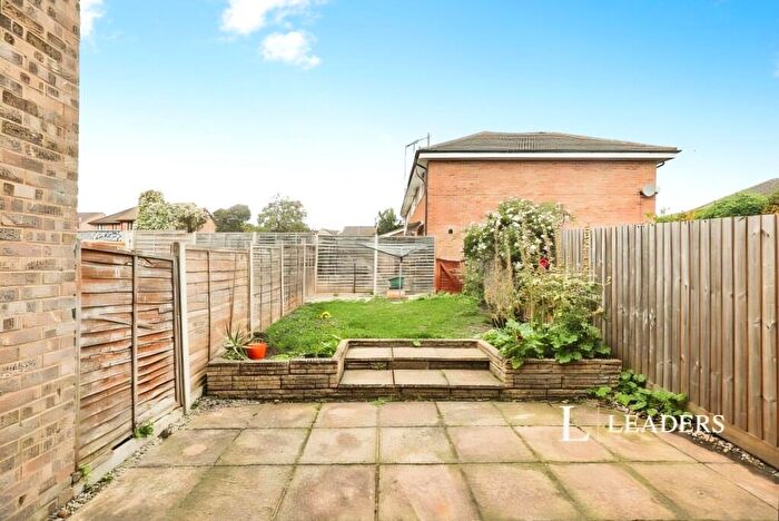 3 Bedroom Terraced House For Sale In Annesley Close, Northampton, Northamptonshire, NN3