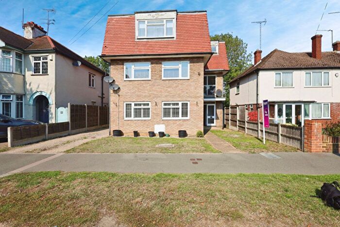 2 Bedroom Flat For Sale In Cavendish Gardens, Westcliff-On-Sea, SS0