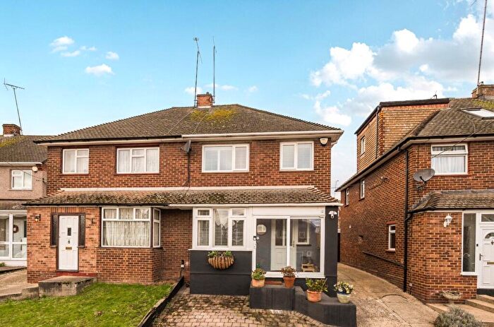 3 Bedroom Semi Detached House For Sale In Longmarsh View, Sutton At Hone, Dartford, DA4