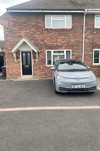 4 Bedroom Semi-Detached House To Rent In Westlea Road, Leamington Spa, CV31