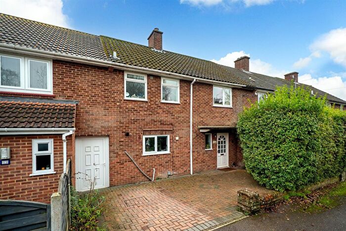 3 Bedroom Terraced House For Sale In Sunnydell, St. Albans, AL2