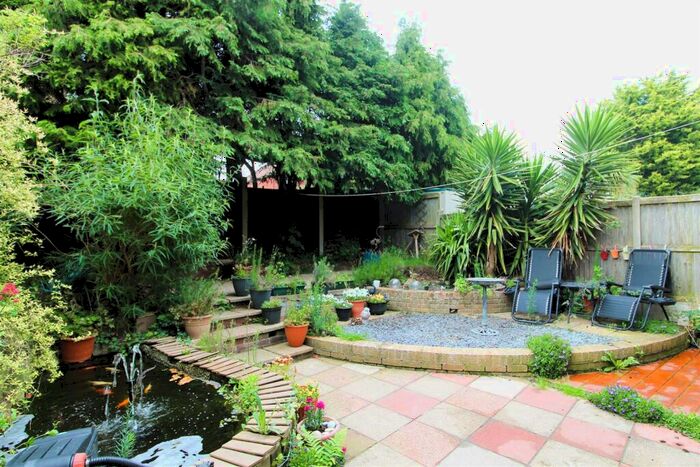 3 Bedroom End Of Terrace House For Sale In Camden Road, Broadstairs, CT10