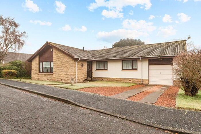 4 Bedroom Detached Bungalow For Sale In The Roundel, Auchterarder, PH3