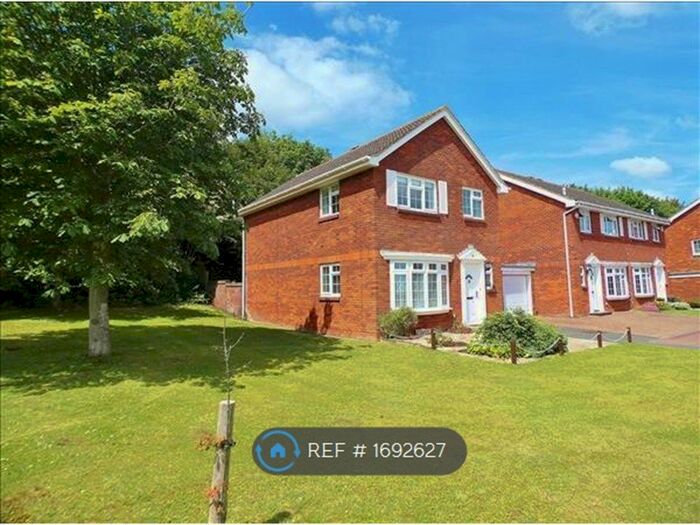 3 Bedroom Detached House To Rent In St. Vincents Place, Eastbourne, BN20