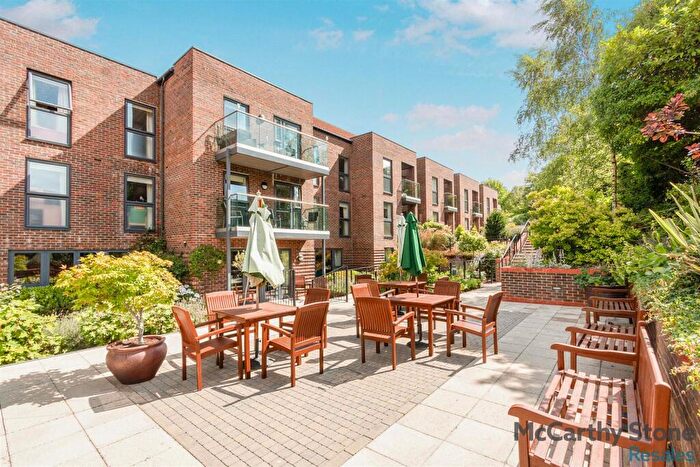 2 Bedroom Apartment For Sale In Austen Place, Lower Turk Street Alton, GU34
