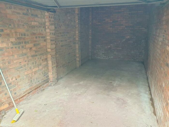 Garage / Parking To Rent In Clarence Gardens, Hyndland, Glasgow, G11