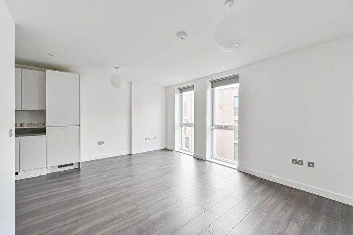 1 Bedroom Flat To Rent In Batavia Road, New Cross, London, SE14