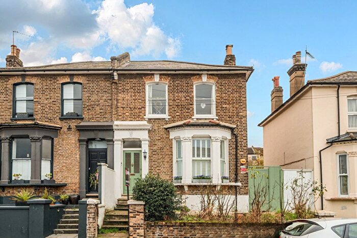 3 Bedroom Flat For Sale In Bonfield Road, London, SE13