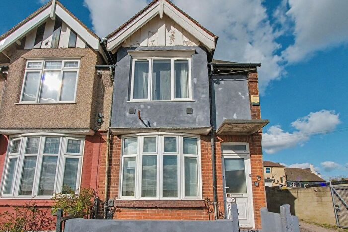2 Bedroom End Terrace House For Sale In Church Path, Northfleet, Gravesend, DA11