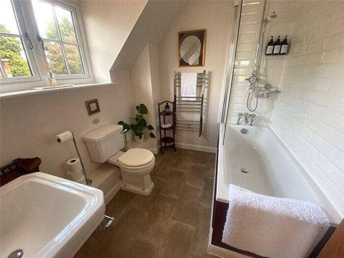 5 Bedroom Detached House To Rent In Stone, Tenterden, Kent, TN30