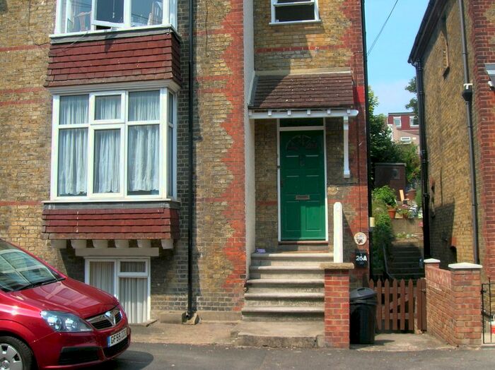 1 Bedroom Flat To Rent In The Close, Rochester, ME1