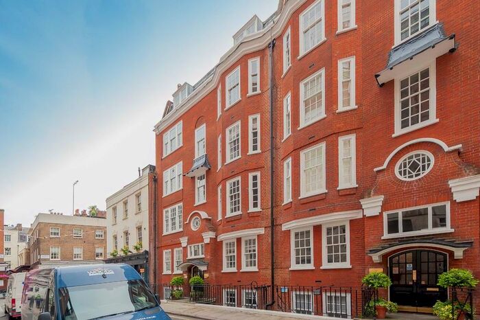 1 Bedroom Flat To Rent In Carrington Street, London W1J