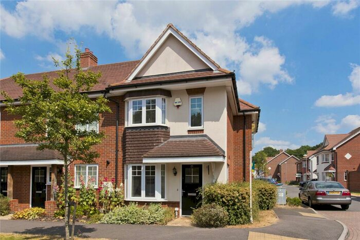 3 Bedroom End Of Terrace House To Rent In Hengest Avenue, Esher, Surrey, KT10