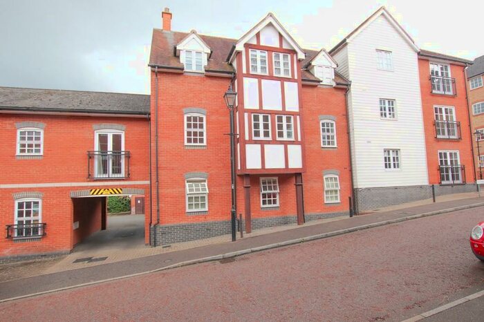 2 Bedroom Apartment To Rent In Waterside Lane, Albany Gardens, Colchester, CO2