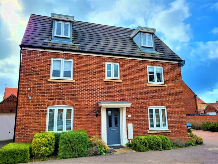 5 Bedroom Detached House To Rent In Shearwater Road, Hemel Hempstead, HP3