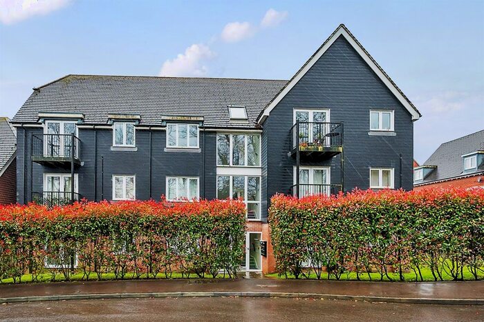 2 Bedroom Flat To Rent In Oddstones, Codmore Hill, Pulborough, West Sussex, RH20