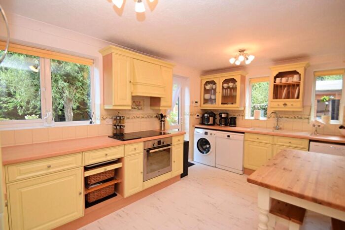 4 Bedroom Detached House For Sale In Grasmere Close, Eastbourne, BN23