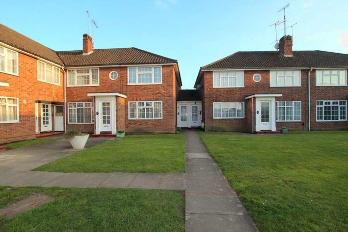 2 Bedroom Flat To Rent In Magnolia Court, The Mall, Kenton, HA3