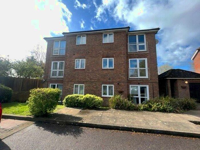 1 Bedroom Apartment To Rent In Millbrook Road East, Southampton, Hampshire, SO15