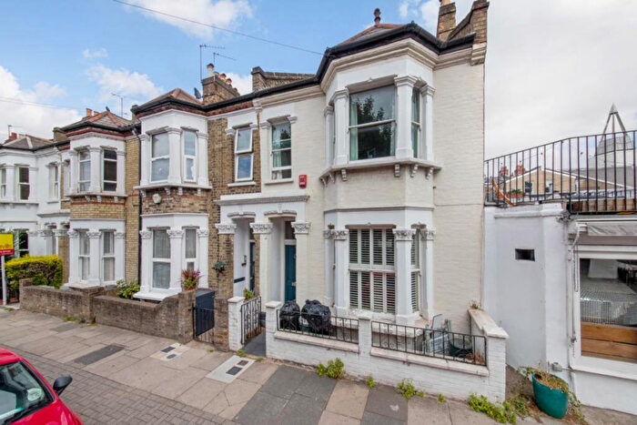 4 Bedroom End Of Terrace House To Rent In Eccles Road, London, SW11